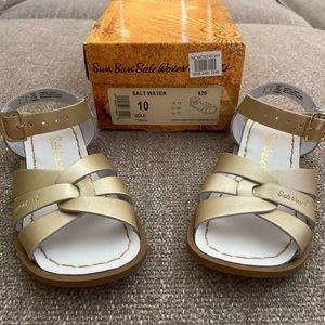 Size 10 Toddler Gold Salt Water sandals